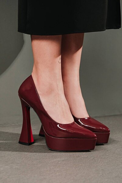 Ayakkabı Ateşi Γυναικεία παπούτσια Mila με λουστρίνι μπορντό ειδικής σχεδίασης