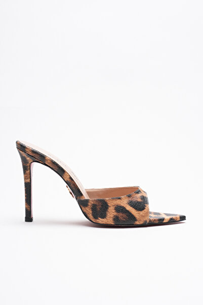 Ayakkabı Ateşi Γυναικείες μυτερές παντόφλες με λεπτό τακούνι Sona Leopard