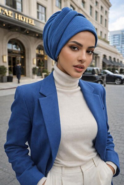 Aişe tesettür Plavi šešir sa detaljnim uvijanjem