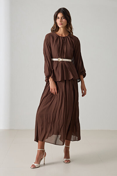 Setre Πικρό-καφέ φαρδύ κομμένο φόρεμα με μακρυμάνικο ντραπέ φαρδύ μίντι μήκους
