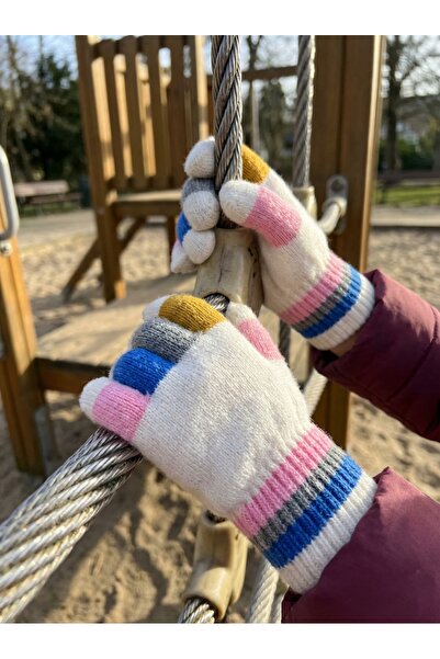 PIECE SIGNATURE 100% acrilic, material elastic și mănuși colorate pentru fete...