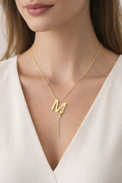 naaksesuar Alya Harf Kolye Gold Renkli Çelik M Uçurtma Detaylı Kolye