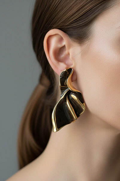 BHR AKSESUAR Gold Dark Brown Enamel Twist Earrings (5.7 cm)
