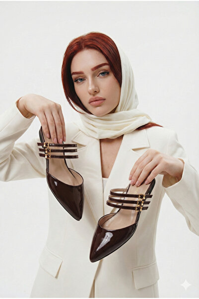 Extra Shoes İstanbul حذاء باليرينا نسائي بني اللون من الجلد اللامع بثلاثة خطو...