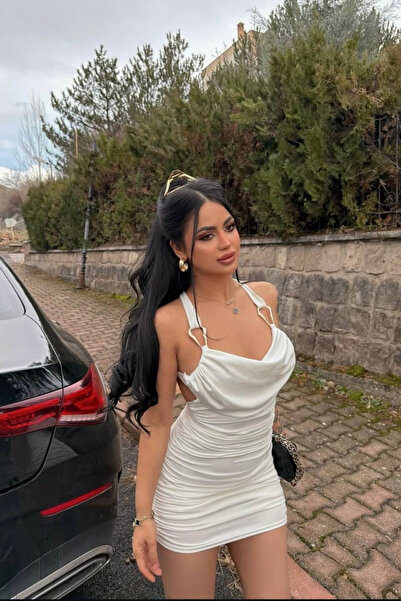 Afitapbutikmoda Aksesuar Detaylı Sırt Dekolteli Büzgülü Mini Elbise