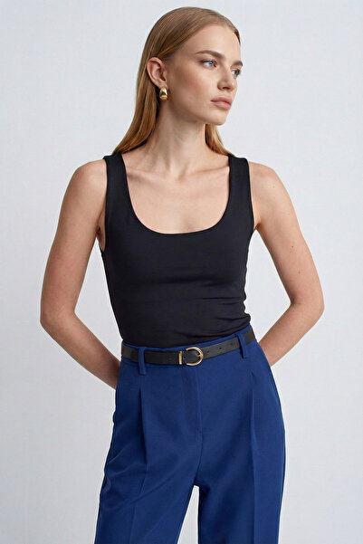 Qaju Bluză din satin cu gât rotund și inserție pentru atlet - neagră