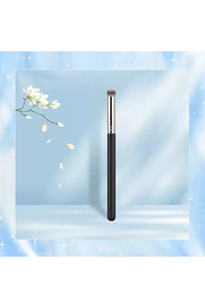 Choice 1pc 370 Angled Concealer Makeup Brush Under Eye Makeup Small Foundatio...