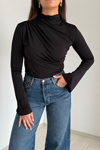 Güneş Блуза с асиметрични драперии