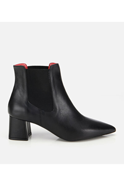 Hotiç Kadın Deri Siyah Yumuşak Dokulu Lastik Detaylı Topuklu Bot