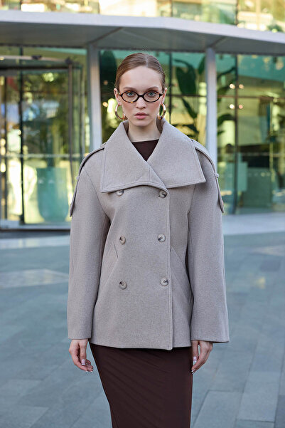 Vitrin Apolet Detaylı Kısa Kaşe Kaban