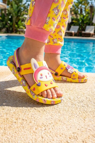 GEZER صنادل شاطئ كاجوال من Lucky Girl مناسبة للأرضيات المبللة للفتيات الصيفية