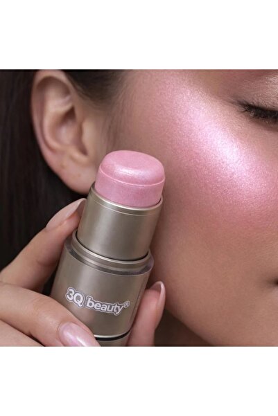 3q Beauty Athri Q Beauty face highlighter