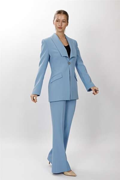 ÖNDER ÖZSOY سترة أمريكية طويلة عصرية مع جيوب وبنطلون إسباني بأرجل واسعة - أزر...