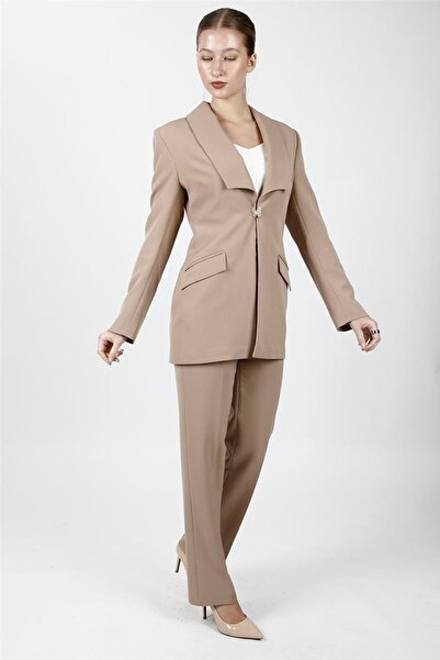 ÖNDER ÖZSOY American Lapel Modern Long Jacket & Pocketed Pipe-Leg Trousers Wo...