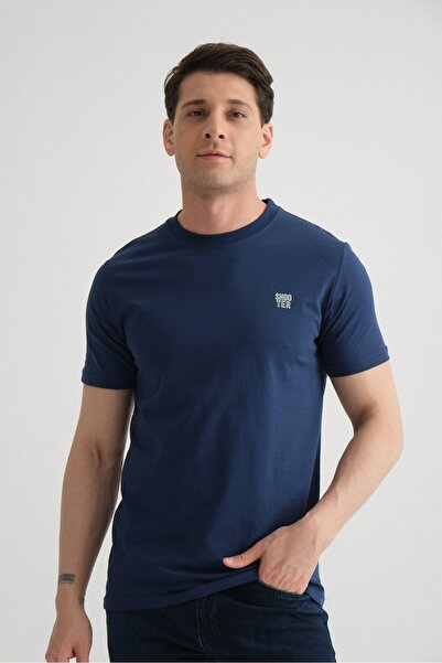 Shooter Sportswear Flexible Cotton Standard Fit Men's T-Shirt with Minimal Logo