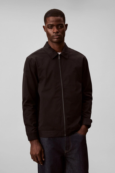 Calvin Klein سترة رجالية من القطن المبطن باللون الأسود مع تفاصيل سحاب أمامي