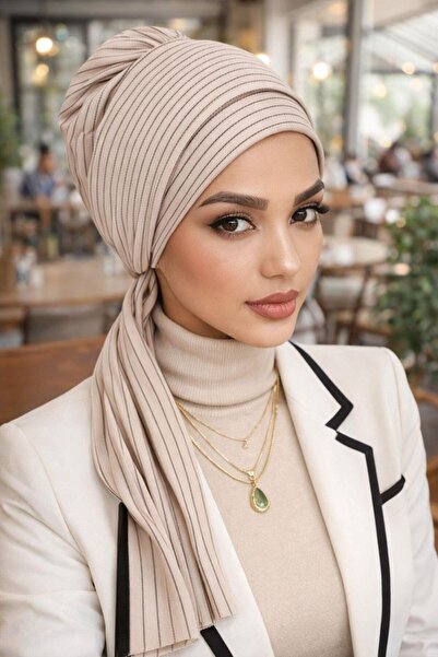 Aişe tesettür Eșarfă cu dungi bej
