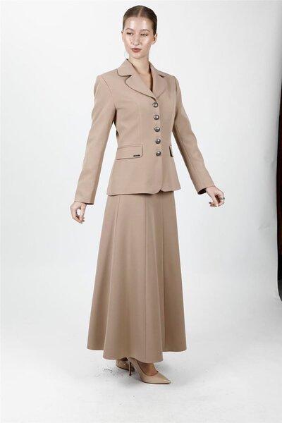 ÖNDER ÖZSOY سترة كلاسيكية بأزرار على شكل ياقة الطفل وتنورة طويلة واسعة للنساء...