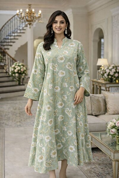 ELLA Kuwaiti linen jalabiya with luxurious rose embroidery