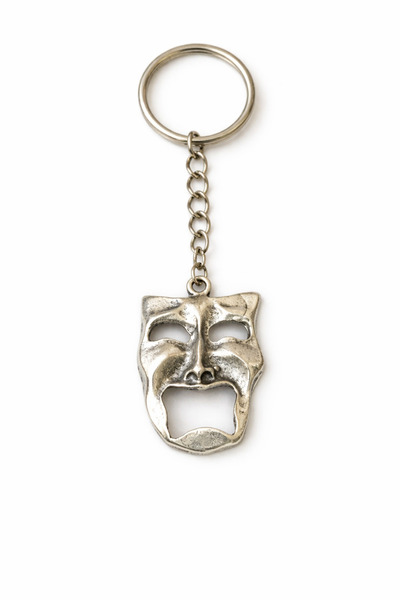 HER ŞEY NOTA www.herseynota.com سلسلة مفاتيح معدنية على شكل قناع مسرحي - سلسل...