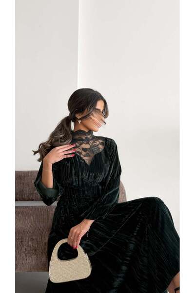 AYA MWJ007 - Velvet jalabiya with added trim on the front and sleeves