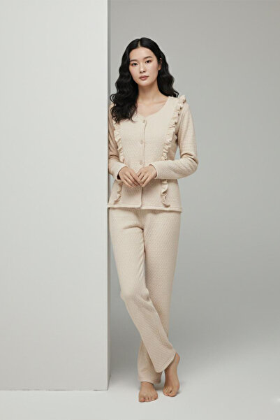 FİT WOMEN FIRFIRLI V YAKALI ÖNÜ DÜĞMELİ UZUN KOLLU PİJAMA TAKIMI