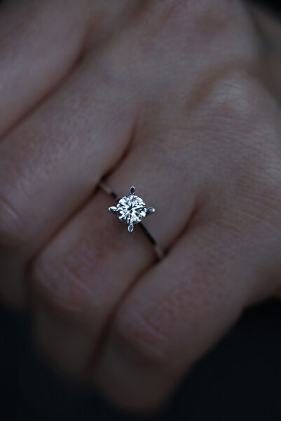 Yenigün Kuyumculuk 0,50 CT Badem Montür Tek Taş Pırlanta Yüzük PIR16820