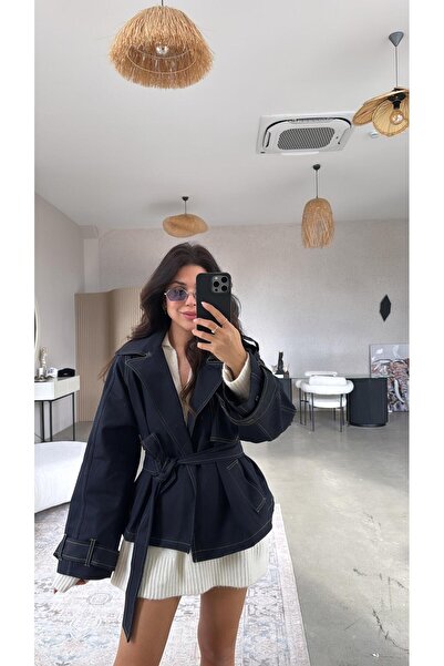 Buket Teke جاكيت جينز باللون الأزرق الداكن