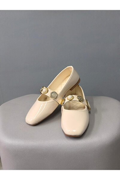 Beyond Women's Cream Color Buckle-Locked Patent Leather Ballerinas 1.5cm Bynd...