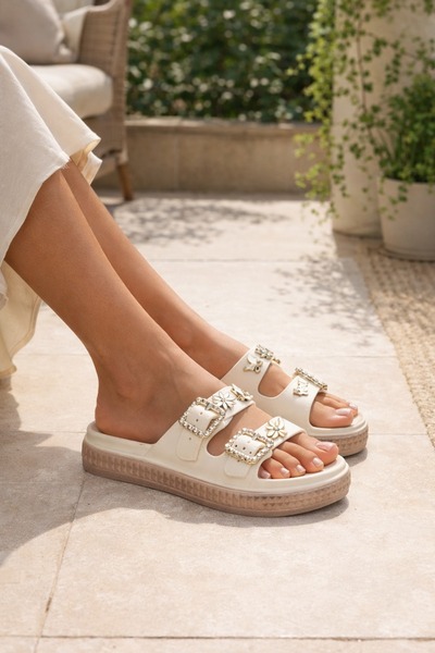 Peta Преміум-вигляд: жіночі капці з квітковим декором та камінцями