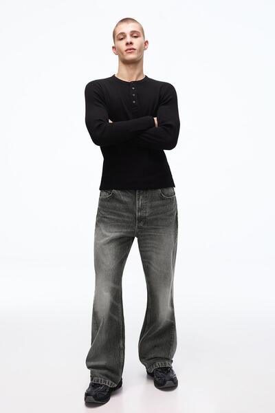 Bershka Baggy fit flare fit jean