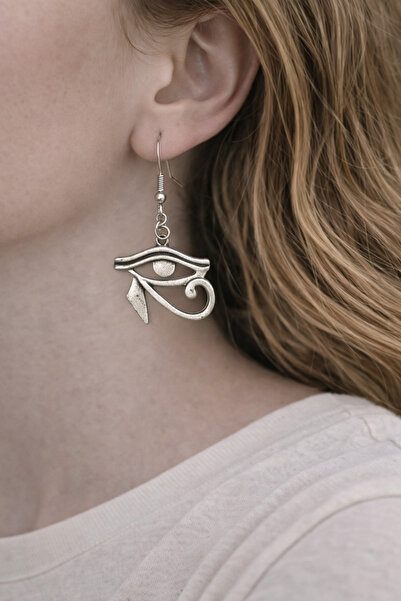 HER ŞEY NOTA www.herseynota.com أقراط معدنية على شكل عين مُشكلة - أقراط بتصمي...