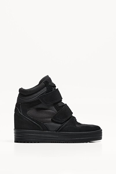 Bershka İçten dolgu topuklu bilekli spor ayakkabı