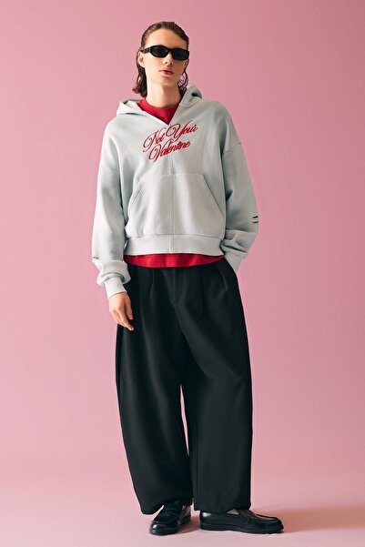 Bershka Baskılı crop kapüşonlu sweatshirt