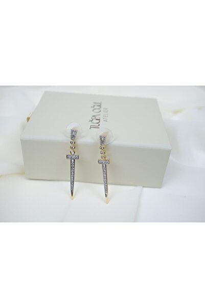 ATELİER TUĞBA KP203 ALTIN KAPLAMA KILIÇ FORM SALLANTILI KÜPE (UZUNLUK 45 MM )