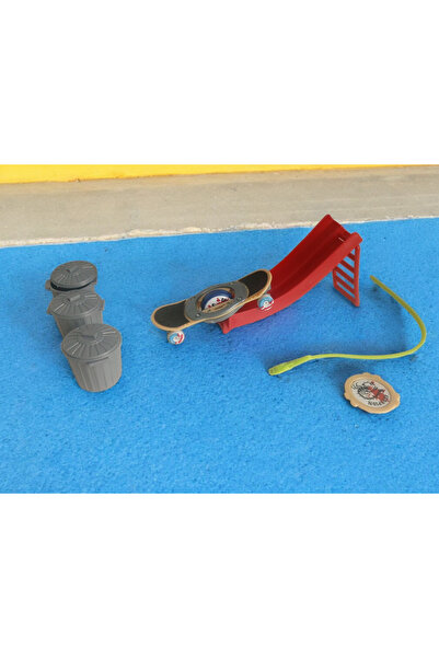 Minimola Skateboard-Skateboard Track and Rotatable Skateboard. Comes with a U...