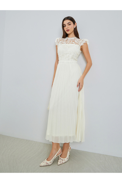 Styli Women Cream Lace Sleeveless Pleated Midi Dress