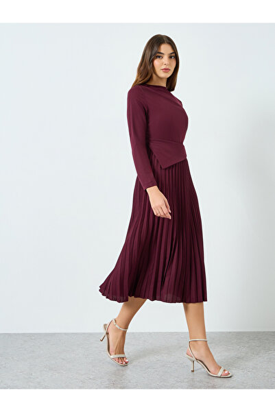 Styli فستان ميدي مطوي باللون العنابي للنساء