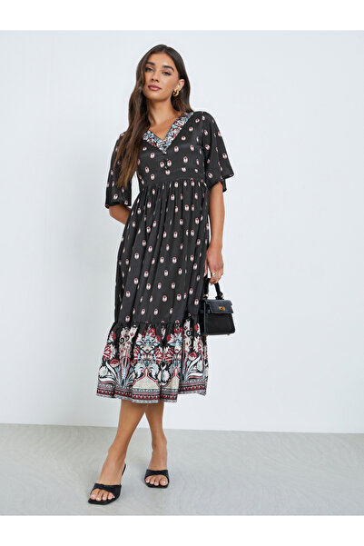 Styli Women Black Floral Print A-Line Midi Dress