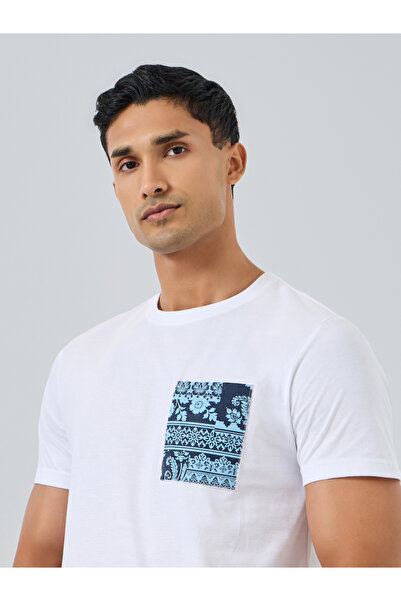 Styli Men Regular Paisley Pocket Print T-Shirt