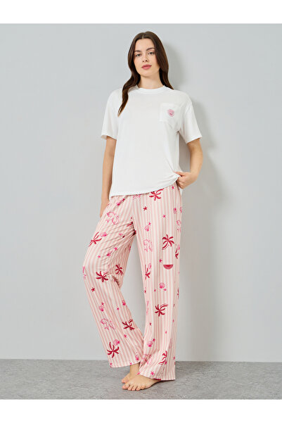 Styli Women Pocket Detail T-Shirt and Printed Pyjama Set