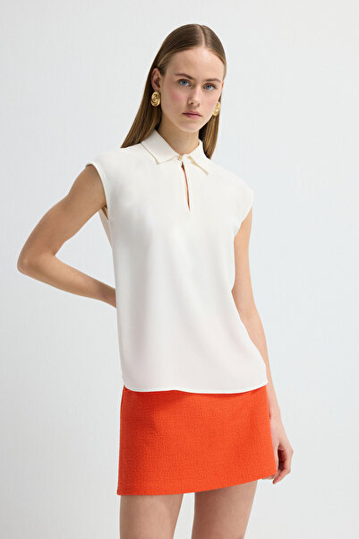 adL Yakalı Kolsuz Bluz