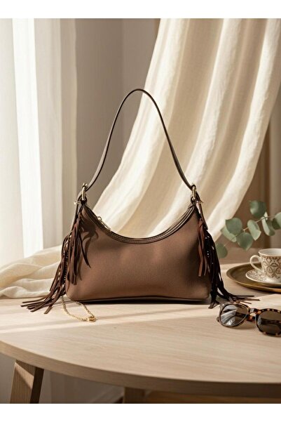 MaCGlorians حقيبة كتف نسائية كاجوال بمظهر جلدي مزينة بشراشيب (الطول 28 سم - ا...