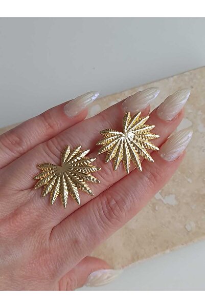 8atelier حلق ذهبي على شكل مروحة