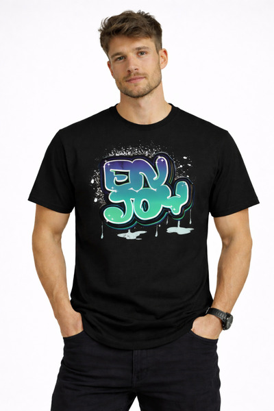 herkesemoda استمتع بتيشيرت رجالي أساسي بتفاصيل نصية