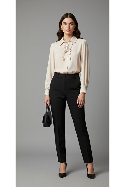 Almira Işıltısıyla Öne Çıkan Taş Detaylı Gömlek