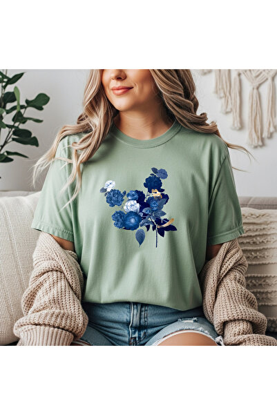 herkesemoda Βασικό T-Shirt με στάμπα μπλε λουλουδιών και λεπτομέρεια εκτύπωσης