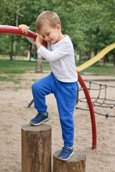 YONCA OUTLET Pantofi sport cu velcro cu dungi albe și negre pentru copii Pant...