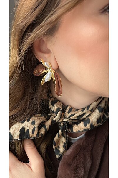 JEWELRY Kahverengi tül ve inci detay gold marka çiçek küpe