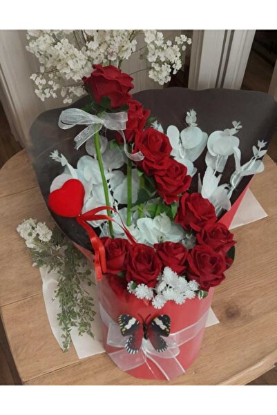 Handmade AHŞAP SAKSI İÇİNDE KIRMIZI GÜL VE BEYAZ GELİNCİKLER İLE DİZAYN EDİLM...
